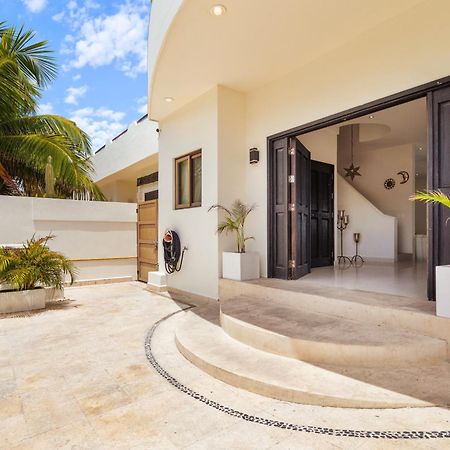 Casa Javi- Ocean Front Located Mid Isla Mujeres Villa Exterior photo