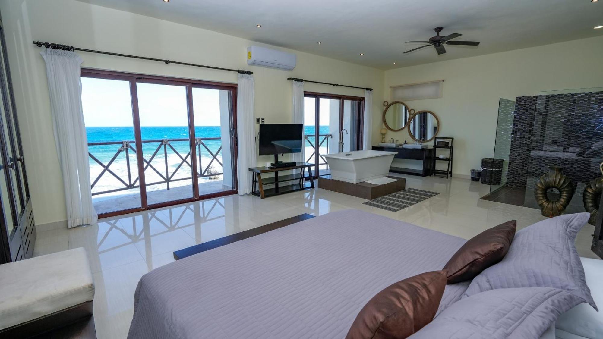 Casa Javi- Ocean Front Located Mid Isla Mujeres Villa Exterior photo