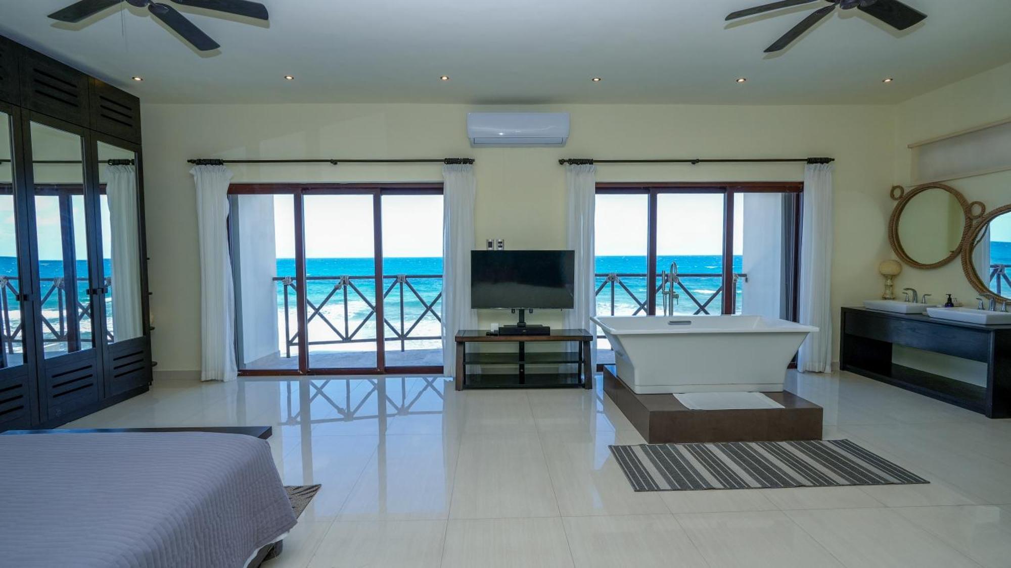 Casa Javi- Ocean Front Located Mid Isla Mujeres Villa Exterior photo