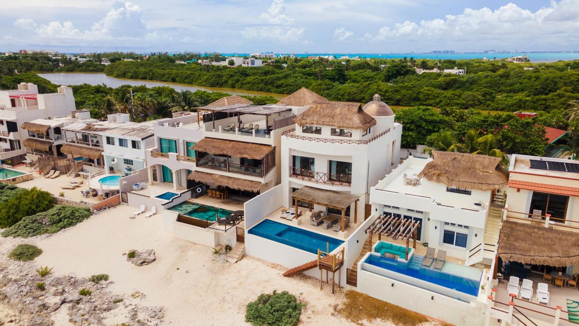 Casa Javi- Ocean Front Located Mid Isla Mujeres Villa Exterior photo