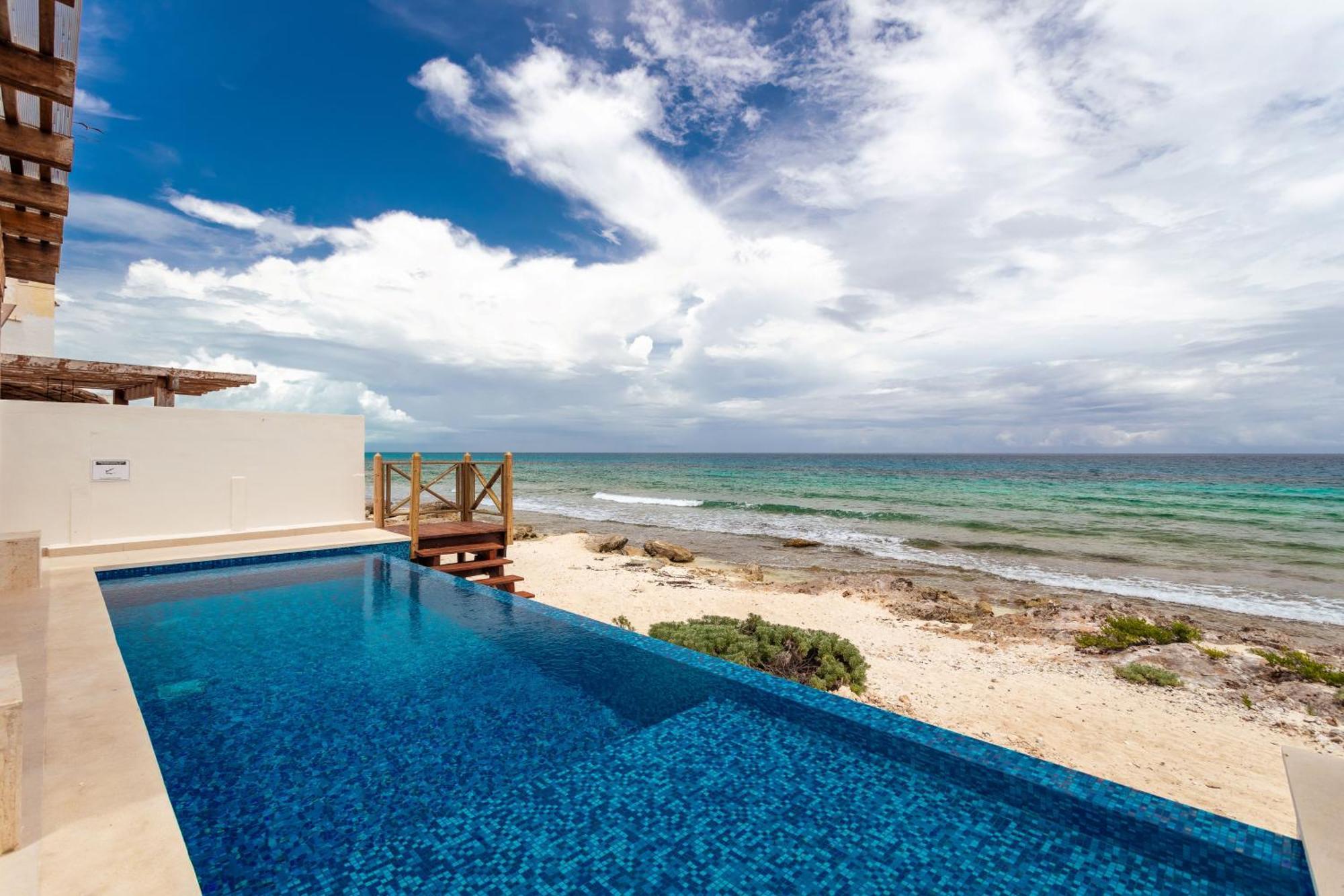 Casa Javi- Ocean Front Located Mid Isla Mujeres Villa Exterior photo