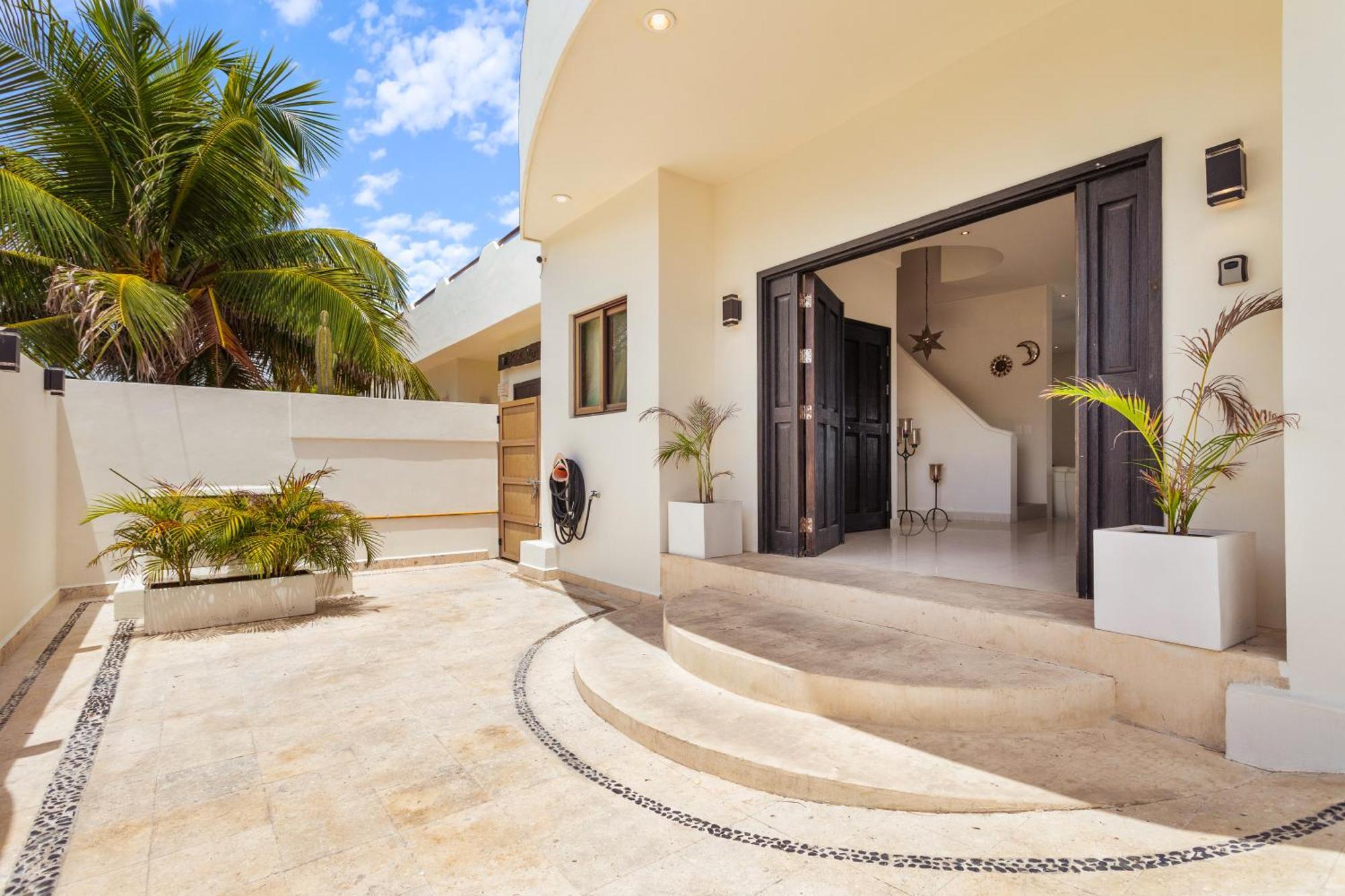 Casa Javi- Ocean Front Located Mid Isla Mujeres Villa Exterior photo