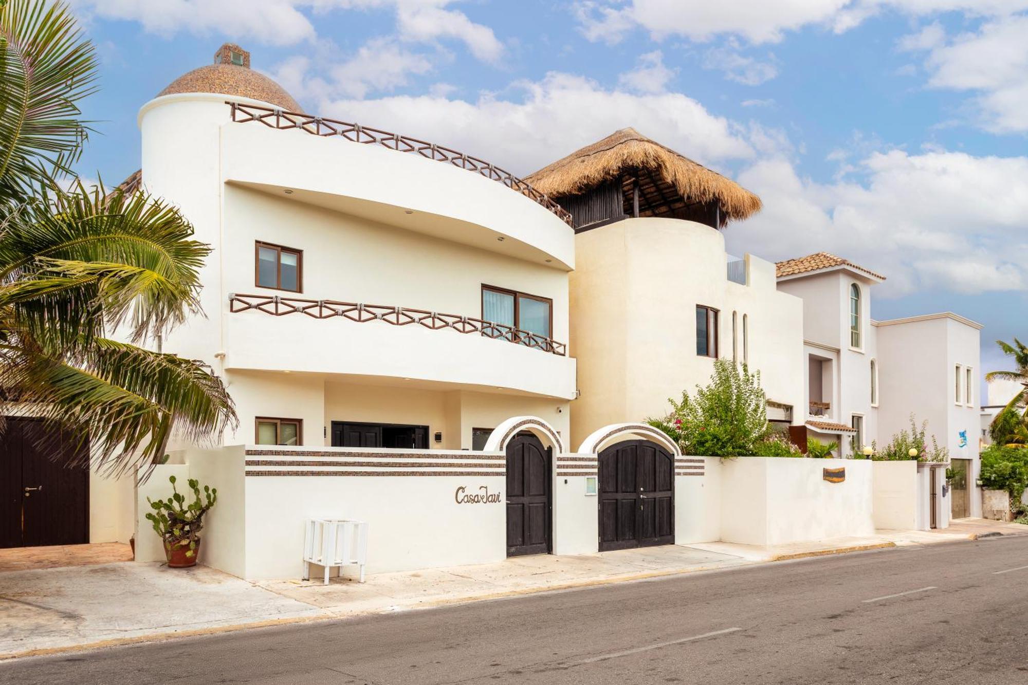 Casa Javi- Ocean Front Located Mid Isla Mujeres Villa Exterior photo