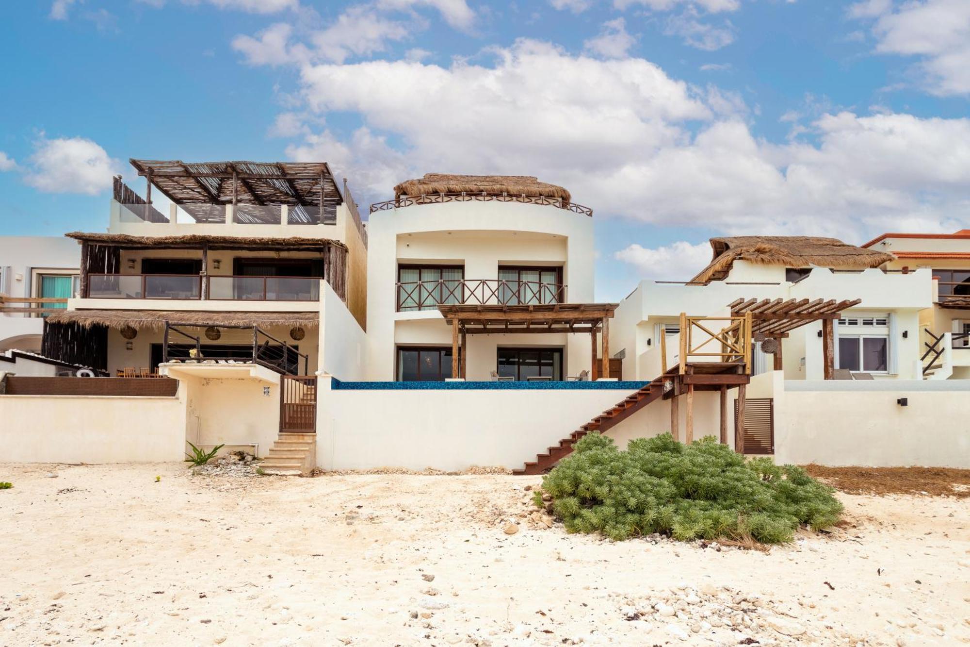 Casa Javi- Ocean Front Located Mid Isla Mujeres Villa Exterior photo
