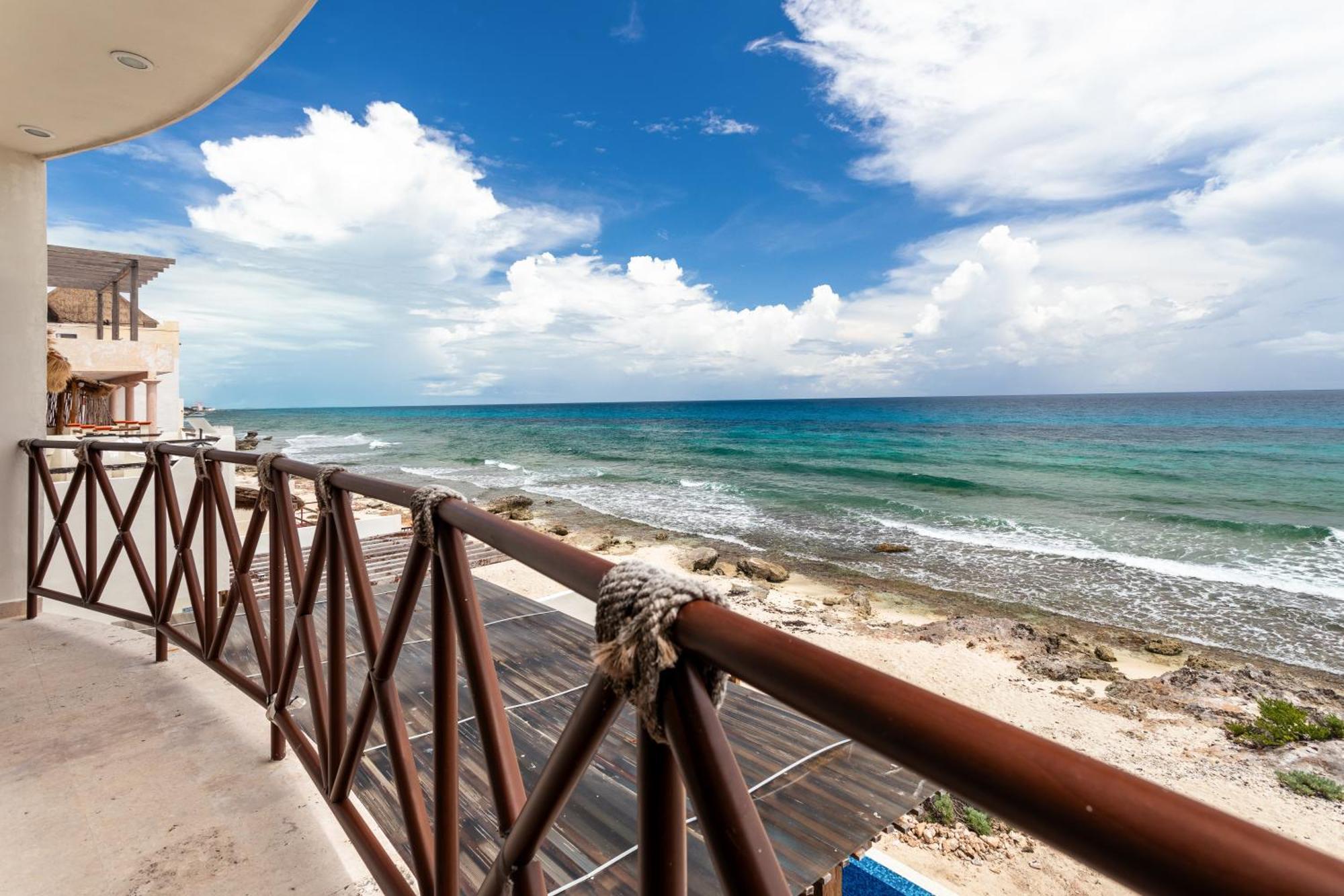 Casa Javi- Ocean Front Located Mid Isla Mujeres Villa Exterior photo